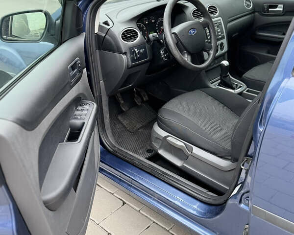 Синий Форд Фокус, объемом двигателя 1.6 л и пробегом 235 тыс. км за 4999 $, фото 12 на Automoto.ua