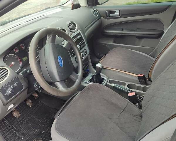 Синій Форд Фокус, об'ємом двигуна 1.6 л та пробігом 278 тис. км за 3850 $, фото 3 на Automoto.ua