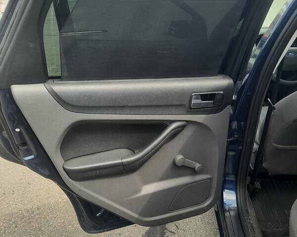 Синий Форд Фокус, объемом двигателя 1.6 л и пробегом 250 тыс. км за 4800 $, фото 9 на Automoto.ua