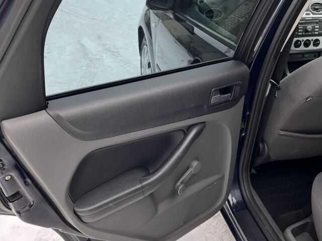 Синій Форд Фокус, об'ємом двигуна 1.2 л та пробігом 233 тис. км за 4199 $, фото 11 на Automoto.ua