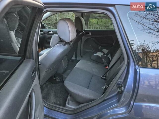 Синий Форд Фокус, объемом двигателя 1.6 л и пробегом 330 тыс. км за 4499 $, фото 6 на Automoto.ua