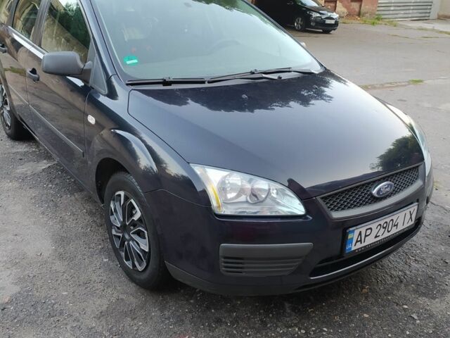Синий Форд Фокус, объемом двигателя 1.4 л и пробегом 225 тыс. км за 4150 $, фото 2 на Automoto.ua