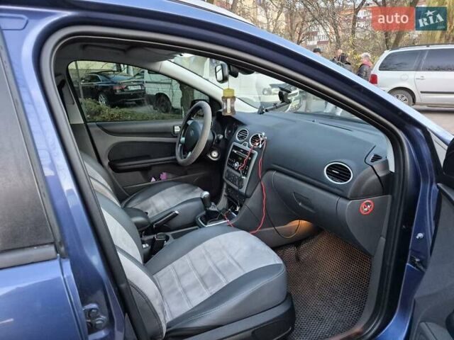 Синий Форд Фокус, объемом двигателя 1.6 л и пробегом 330 тыс. км за 4499 $, фото 4 на Automoto.ua