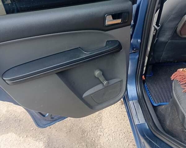 Синій Форд Фокус, об'ємом двигуна 1.8 л та пробігом 287 тис. км за 4650 $, фото 10 на Automoto.ua