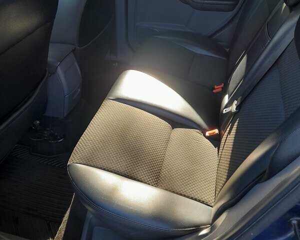 Синій Форд Фокус, об'ємом двигуна 1.6 л та пробігом 240 тис. км за 4700 $, фото 6 на Automoto.ua