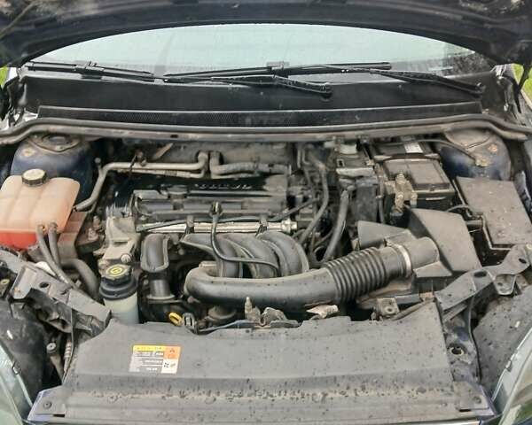 Синій Форд Фокус, об'ємом двигуна 1.6 л та пробігом 201 тис. км за 4500 $, фото 3 на Automoto.ua