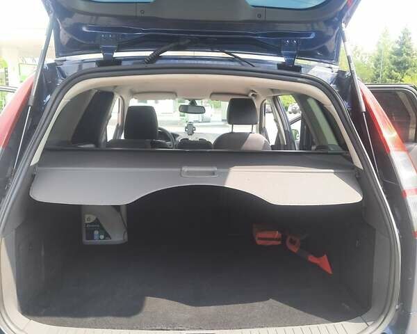 Синий Форд Фокус, объемом двигателя 1.6 л и пробегом 250 тыс. км за 4800 $, фото 12 на Automoto.ua