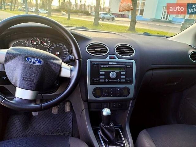 Синій Форд Фокус, об'ємом двигуна 1.6 л та пробігом 253 тис. км за 4700 $, фото 10 на Automoto.ua