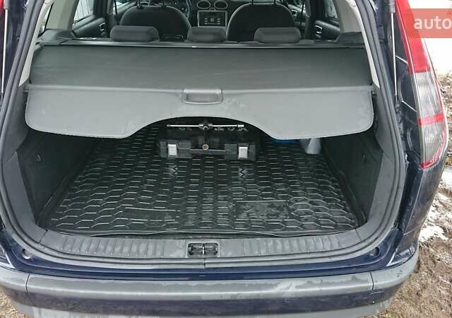 Синий Форд Фокус, объемом двигателя 1.56 л и пробегом 380 тыс. км за 4150 $, фото 6 на Automoto.ua