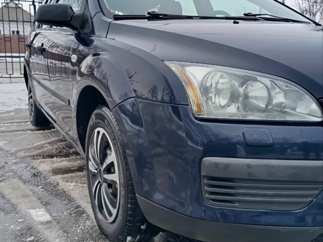 Синий Форд Фокус, объемом двигателя 1.6 л и пробегом 242 тыс. км за 4650 $, фото 2 на Automoto.ua