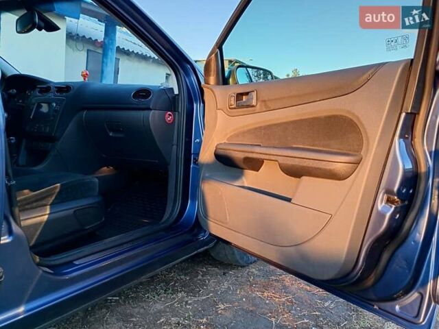 Синий Форд Фокус, объемом двигателя 1.6 л и пробегом 216 тыс. км за 5200 $, фото 19 на Automoto.ua