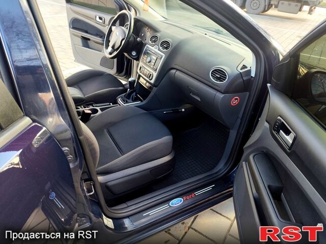 Синій Форд Фокус, об'ємом двигуна 1.6 л та пробігом 253 тис. км за 4700 $, фото 9 на Automoto.ua