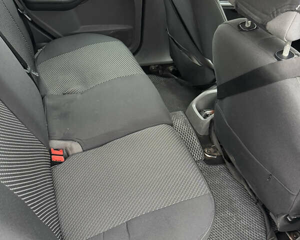 Синий Форд Фокус, объемом двигателя 1.6 л и пробегом 235 тыс. км за 4999 $, фото 19 на Automoto.ua