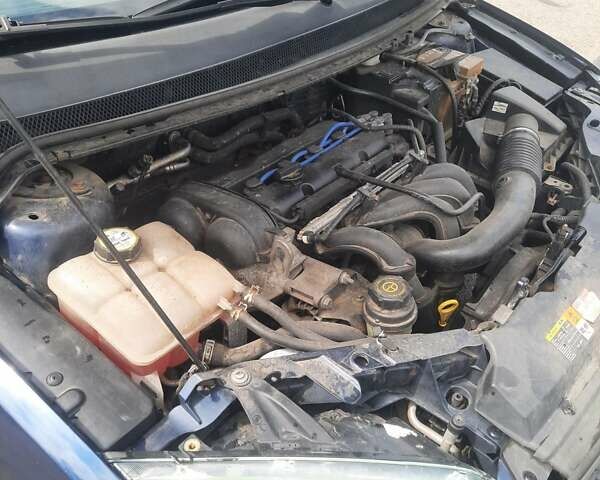 Синий Форд Фокус, объемом двигателя 1.6 л и пробегом 250 тыс. км за 4800 $, фото 39 на Automoto.ua