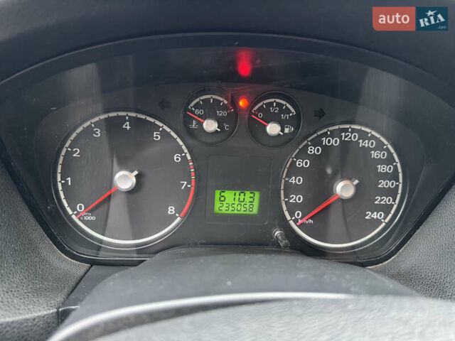 Синий Форд Фокус, объемом двигателя 1.6 л и пробегом 235 тыс. км за 4999 $, фото 16 на Automoto.ua
