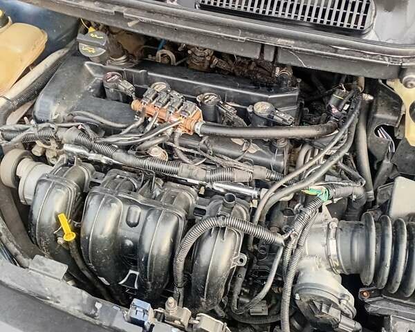 Синій Форд Фокус, об'ємом двигуна 1.8 л та пробігом 287 тис. км за 4650 $, фото 13 на Automoto.ua