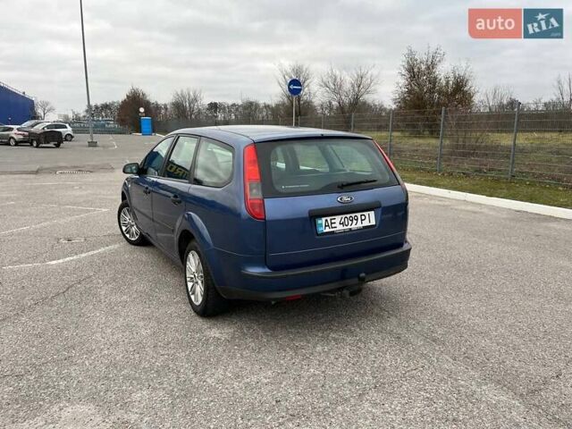 Синій Форд Фокус, об'ємом двигуна 1.39 л та пробігом 300 тис. км за 5000 $, фото 5 на Automoto.ua