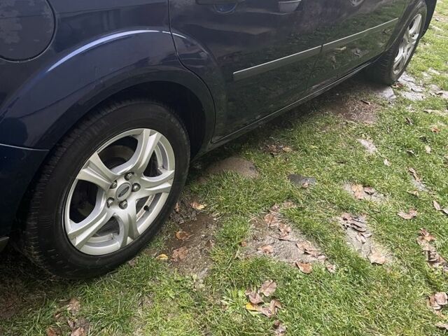 Синий Форд Фокус, объемом двигателя 1.6 л и пробегом 2 тыс. км за 3200 $, фото 1 на Automoto.ua