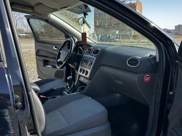 Синій Форд Фокус, об'ємом двигуна 1.6 л та пробігом 247 тис. км за 4399 $, фото 7 на Automoto.ua