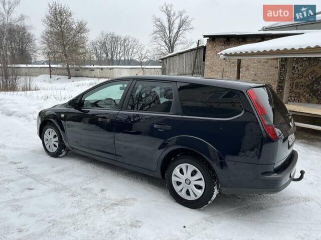 Синий Форд Фокус, объемом двигателя 1.56 л и пробегом 300 тыс. км за 4200 $, фото 2 на Automoto.ua