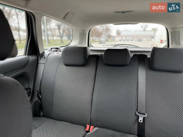 Синий Форд Фокус, объемом двигателя 1.6 л и пробегом 235 тыс. км за 4999 $, фото 20 на Automoto.ua