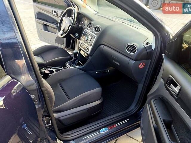 Синій Форд Фокус, об'ємом двигуна 1.6 л та пробігом 253 тис. км за 4700 $, фото 8 на Automoto.ua
