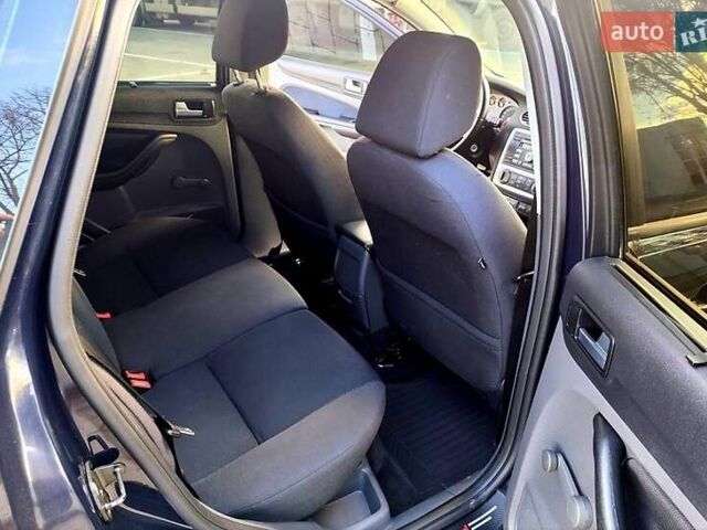 Синій Форд Фокус, об'ємом двигуна 1.6 л та пробігом 253 тис. км за 4700 $, фото 9 на Automoto.ua