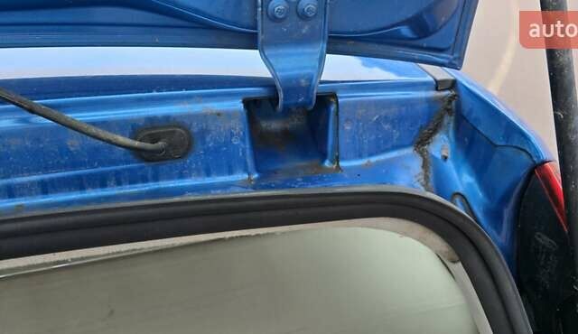 Синий Форд Фокус, объемом двигателя 1.6 л и пробегом 240 тыс. км за 4200 $, фото 12 на Automoto.ua