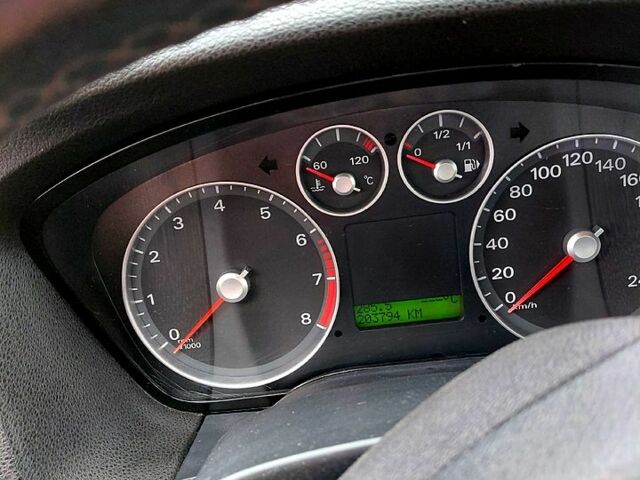 Синий Форд Фокус, объемом двигателя 1.6 л и пробегом 203 тыс. км за 4500 $, фото 5 на Automoto.ua