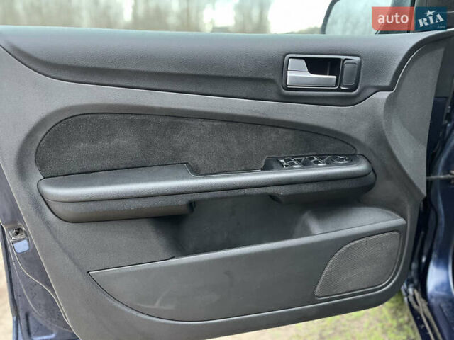 Синий Форд Фокус, объемом двигателя 1.56 л и пробегом 253 тыс. км за 4400 $, фото 14 на Automoto.ua