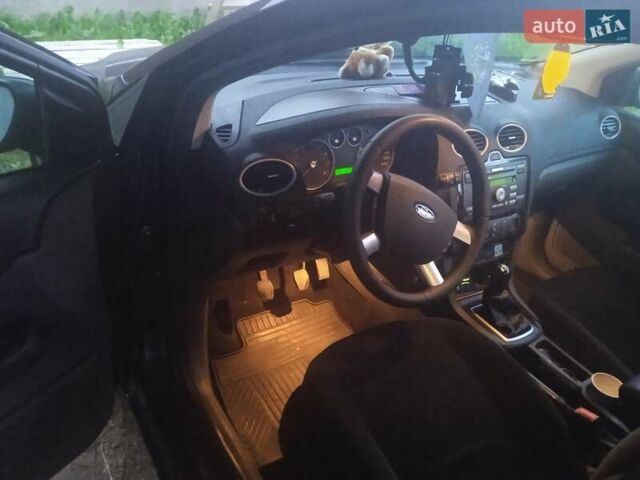 Синий Форд Фокус, объемом двигателя 1.6 л и пробегом 256 тыс. км за 3850 $, фото 4 на Automoto.ua