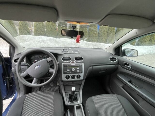 Синий Форд Фокус, объемом двигателя 1.6 л и пробегом 235 тыс. км за 4500 $, фото 17 на Automoto.ua