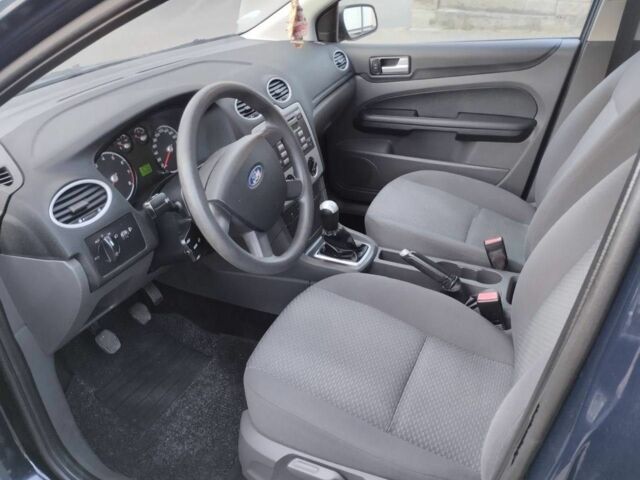 Синий Форд Фокус, объемом двигателя 1.6 л и пробегом 153 тыс. км за 4000 $, фото 3 на Automoto.ua