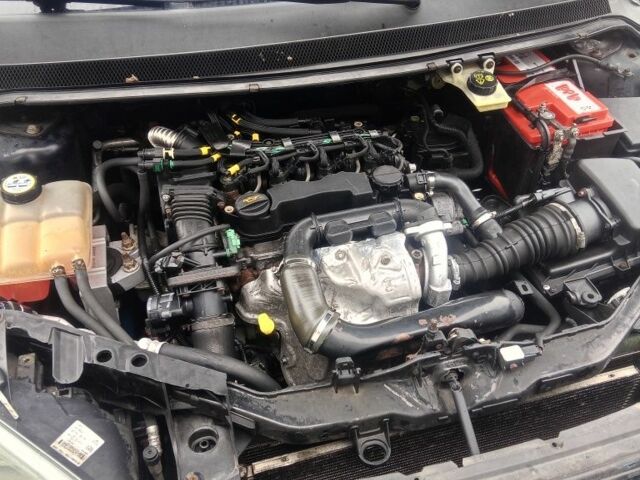 Синий Форд Фокус, объемом двигателя 1.6 л и пробегом 432 тыс. км за 3000 $, фото 5 на Automoto.ua