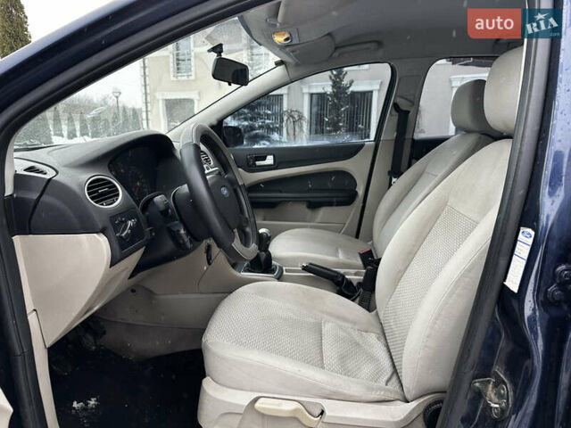 Синий Форд Фокус, объемом двигателя 1.6 л и пробегом 405 тыс. км за 2999 $, фото 9 на Automoto.ua