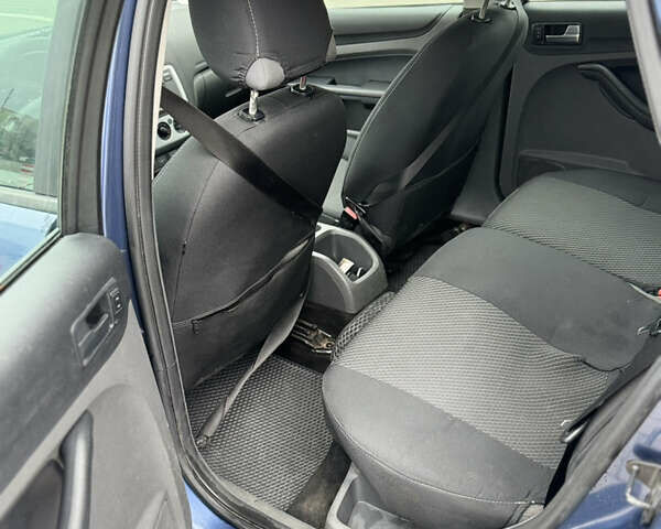 Синий Форд Фокус, объемом двигателя 1.6 л и пробегом 235 тыс. км за 4500 $, фото 18 на Automoto.ua