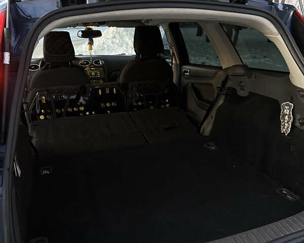 Синій Форд Фокус, об'ємом двигуна 1.8 л та пробігом 400 тис. км за 4500 $, фото 16 на Automoto.ua