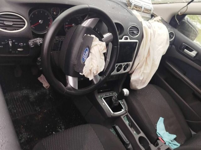 Синій Форд Фокус, об'ємом двигуна 0 л та пробігом 342 тис. км за 948 $, фото 2 на Automoto.ua