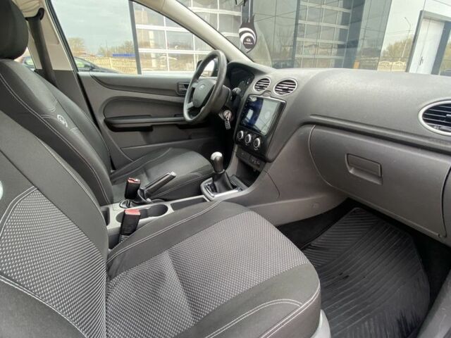 Синий Форд Фокус, объемом двигателя 1.4 л и пробегом 225 тыс. км за 4100 $, фото 14 на Automoto.ua