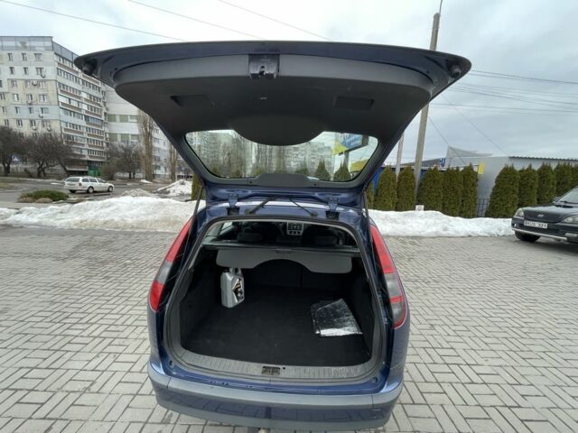 Синий Форд Фокус, объемом двигателя 1.6 л и пробегом 235 тыс. км за 4500 $, фото 7 на Automoto.ua