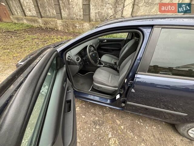 Синій Форд Фокус, об'ємом двигуна 1.56 л та пробігом 420 тис. км за 4500 $, фото 5 на Automoto.ua