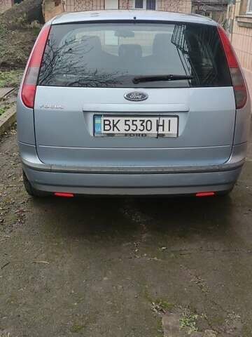 Синий Форд Фокус, объемом двигателя 1.8 л и пробегом 290 тыс. км за 3000 $, фото 1 на Automoto.ua