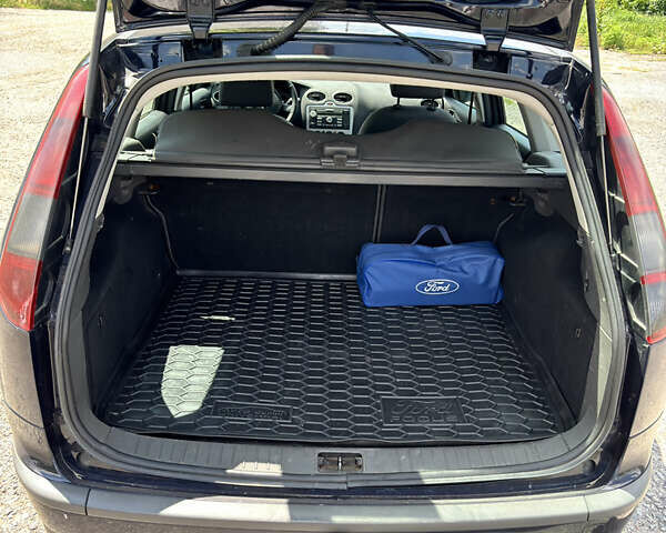 Синий Форд Фокус, объемом двигателя 1.56 л и пробегом 348 тыс. км за 4100 $, фото 8 на Automoto.ua