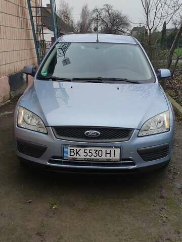 Синий Форд Фокус, объемом двигателя 1.8 л и пробегом 290 тыс. км за 3000 $, фото 2 на Automoto.ua