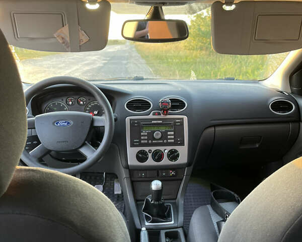 Синий Форд Фокус, объемом двигателя 1.6 л и пробегом 287 тыс. км за 4600 $, фото 11 на Automoto.ua