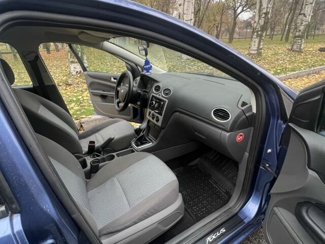 Синий Форд Фокус, объемом двигателя 1.6 л и пробегом 290 тыс. км за 4550 $, фото 11 на Automoto.ua