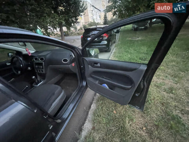 Синий Форд Фокус, объемом двигателя 1.8 л и пробегом 188 тыс. км за 5500 $, фото 15 на Automoto.ua