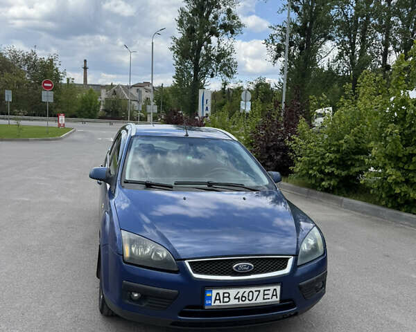 Синий Форд Фокус, объемом двигателя 1.6 л и пробегом 241 тыс. км за 4500 $, фото 1 на Automoto.ua