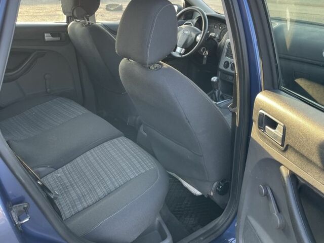 Синий Форд Фокус, объемом двигателя 1.8 л и пробегом 226 тыс. км за 3200 $, фото 21 на Automoto.ua