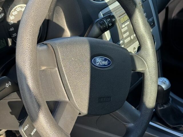 Синий Форд Фокус, объемом двигателя 1.4 л и пробегом 200 тыс. км за 5200 $, фото 15 на Automoto.ua